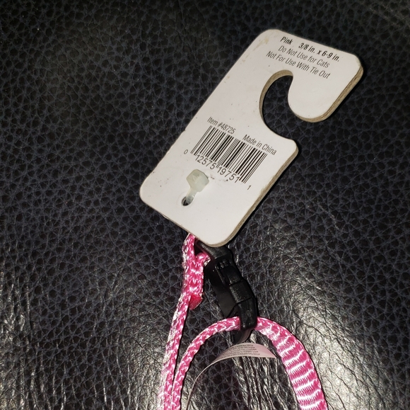 BNWT EXTRA SMALL PINK REFLECTIVE DOG COLLAR 3/8 × 6-9 INCH - Picture 2 of 4